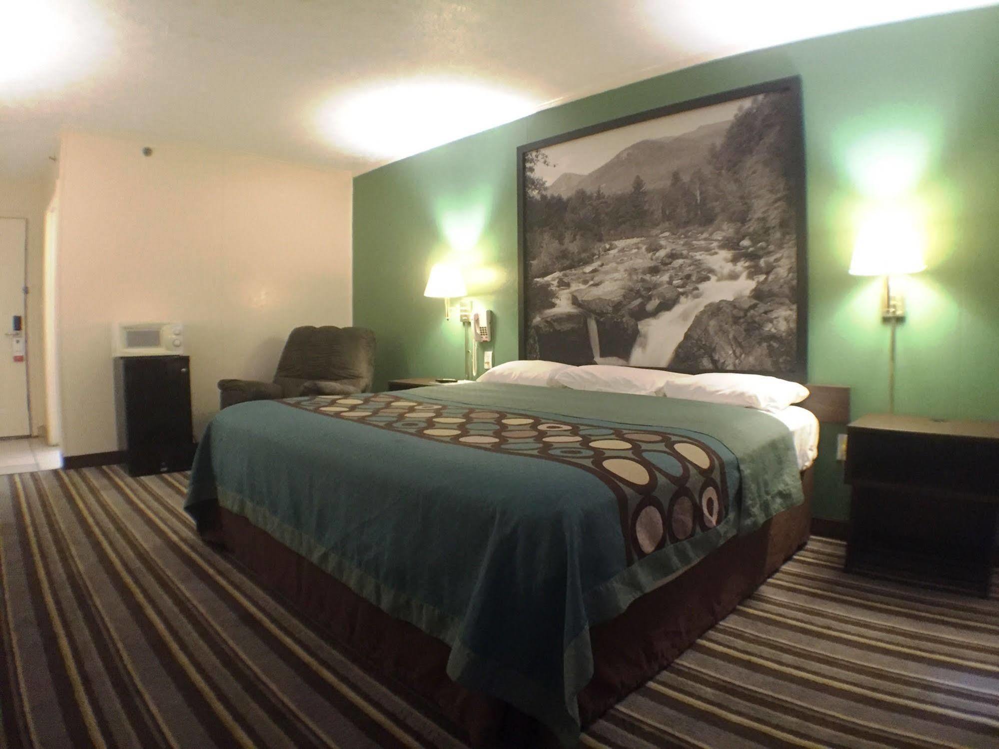 Syracuse Inn شرق سيراكيوز المظهر الخارجي الصورة