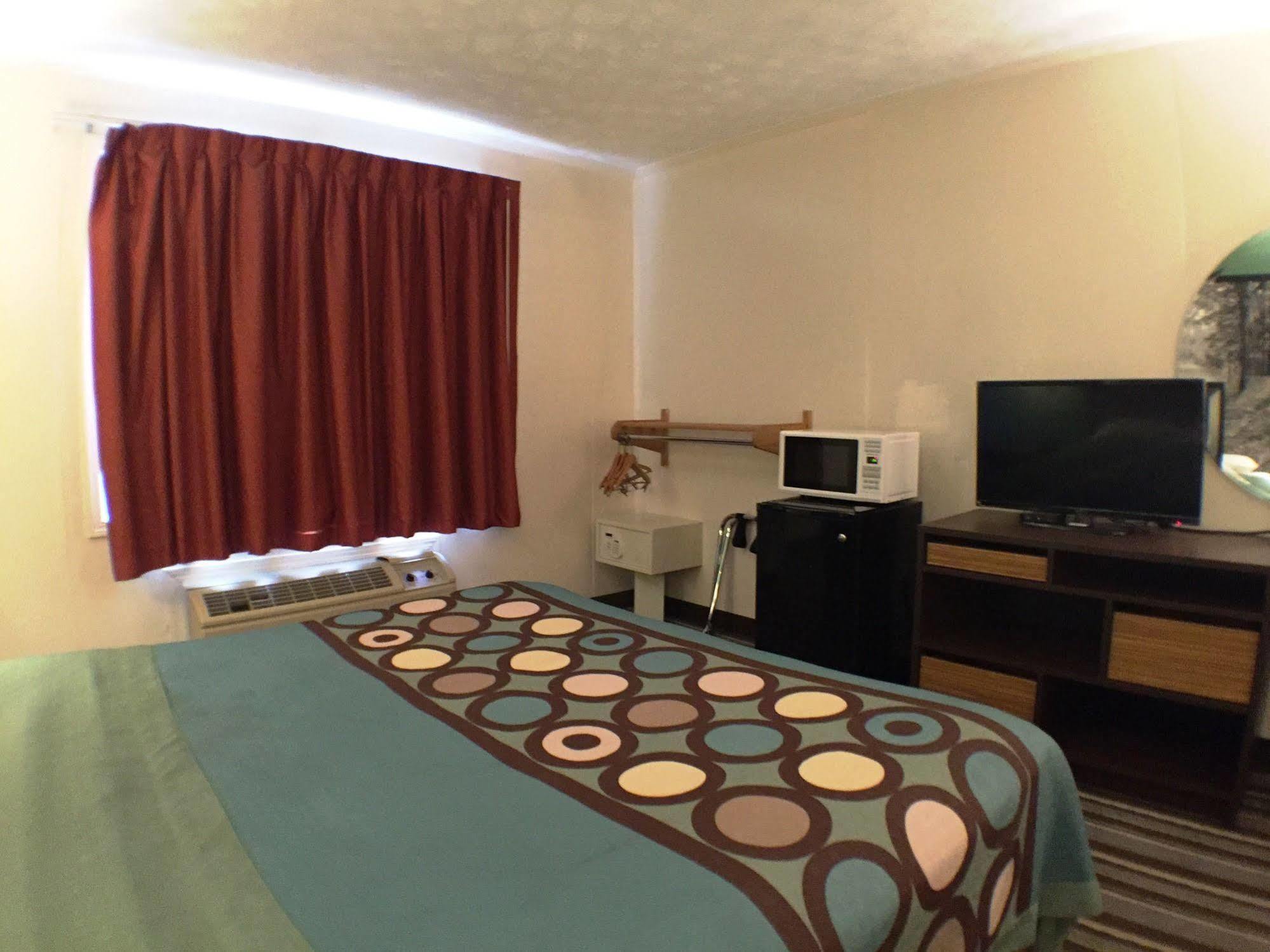 Syracuse Inn شرق سيراكيوز المظهر الخارجي الصورة