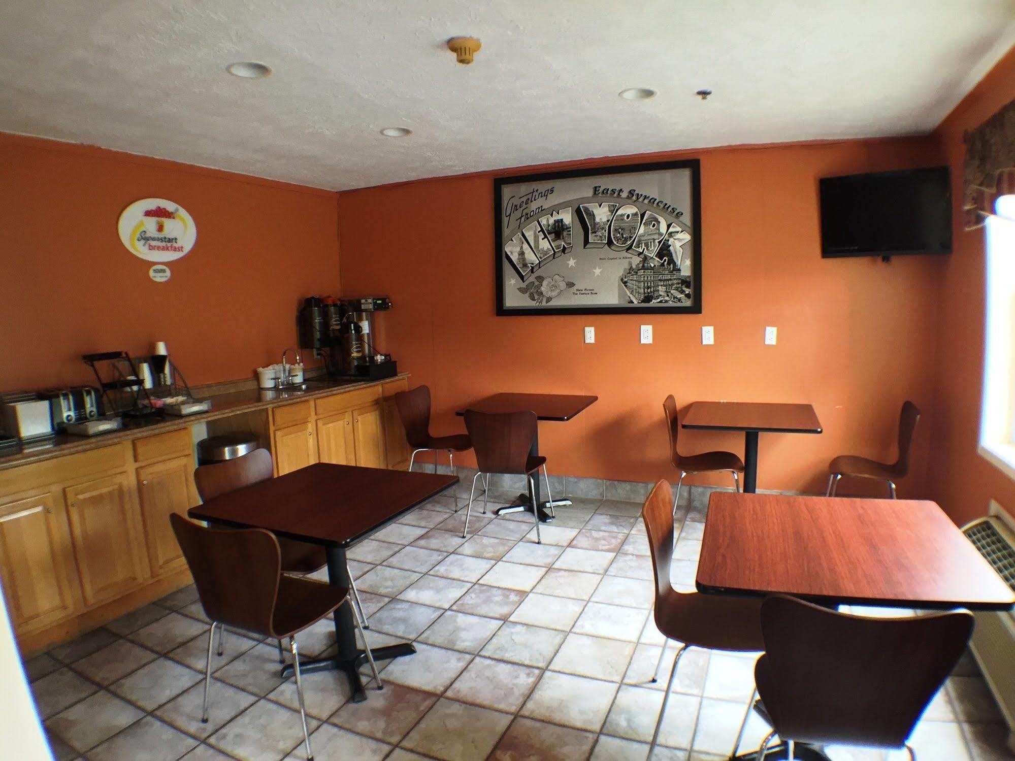 Syracuse Inn شرق سيراكيوز المظهر الخارجي الصورة
