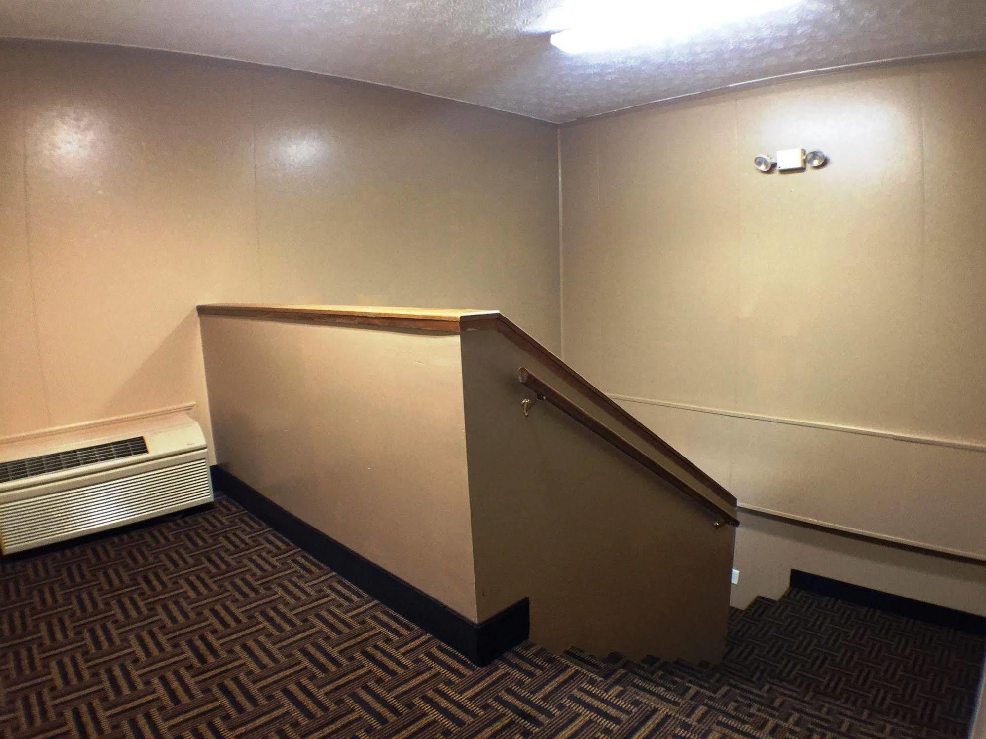 Syracuse Inn شرق سيراكيوز المظهر الخارجي الصورة