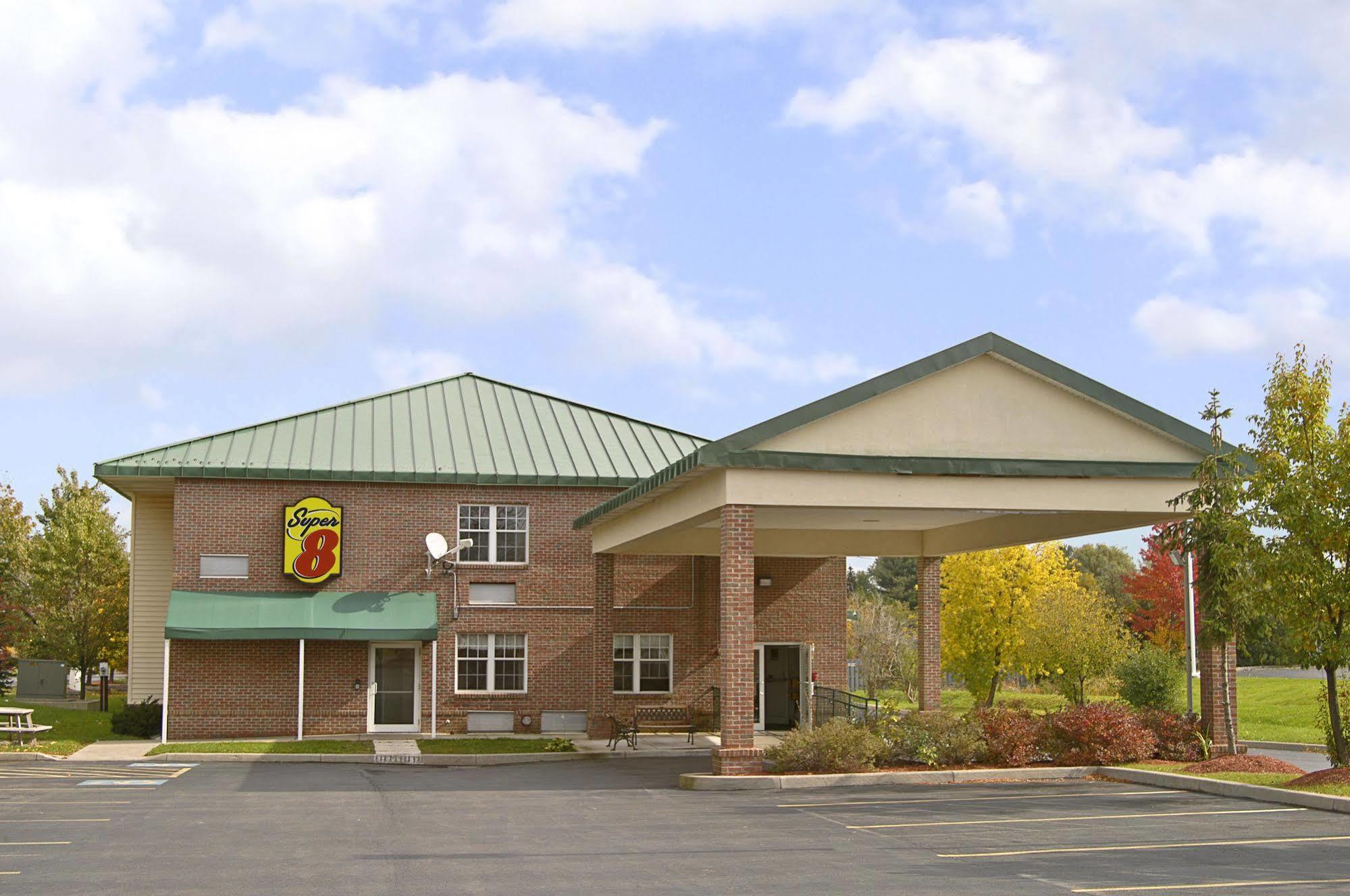 Syracuse Inn شرق سيراكيوز المظهر الخارجي الصورة